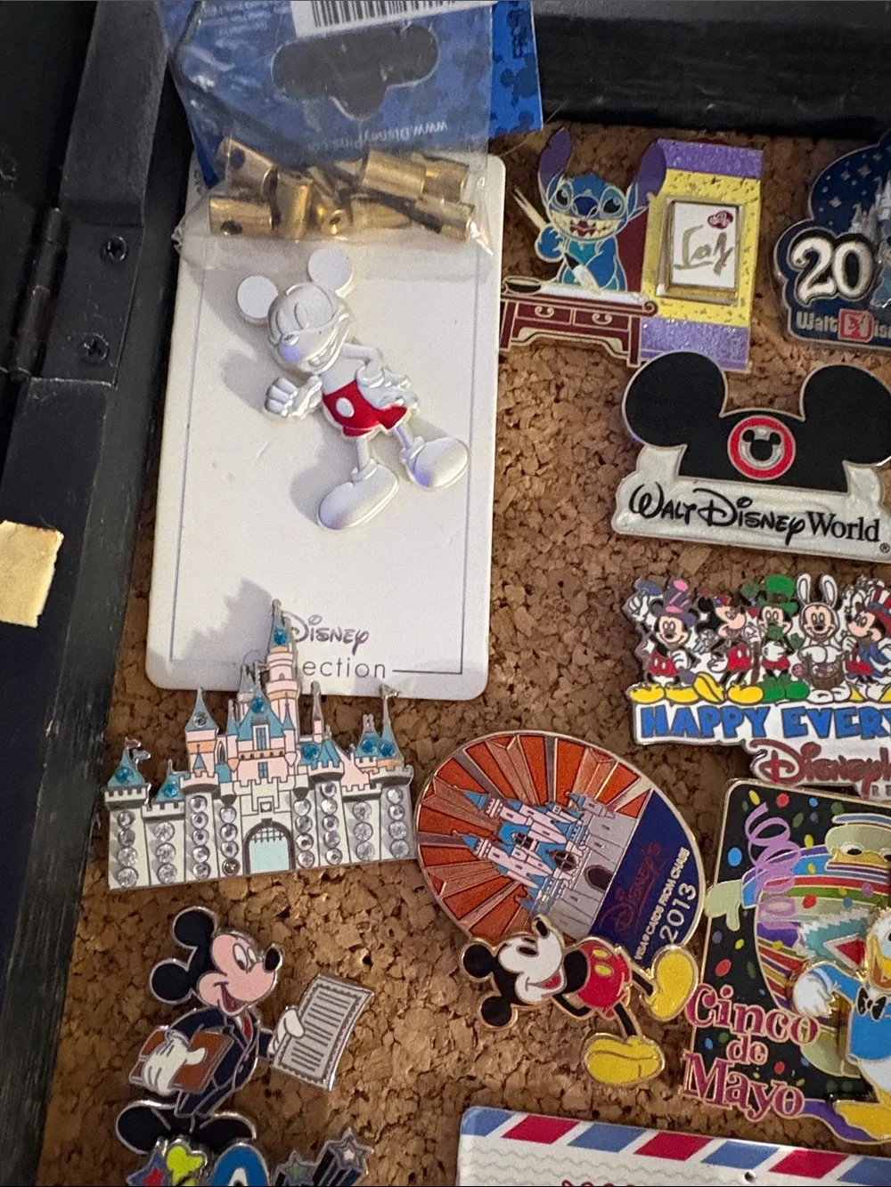 UPDATED ✨Disney Collectible lot of pins annual passholder LELR rare pins Paris✨ - Picture 13 of 17